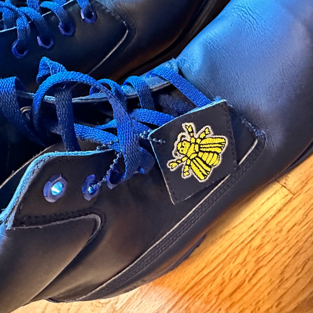 Limited Edition Mens blue honey bee Timberland boots. Gently worn, comfortable.